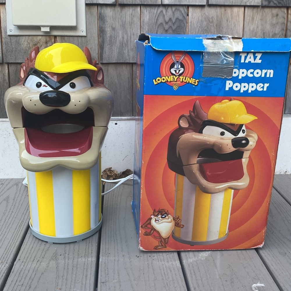 TAZ POPCORN POPPER MAKER  PlugIn Chip on Right Eye Yellow Brown White